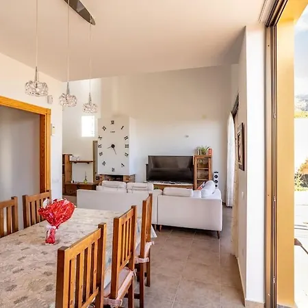 De La Huerta Con Piscina Privada Y Barbacoa Гуимар