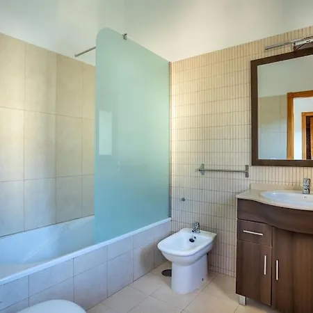 De La Huerta Con Piscina Privada Y Barbacoa * グイマー